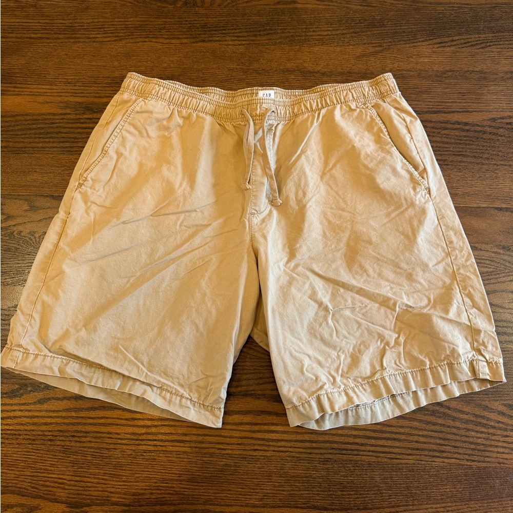 GAP khaki shorts 38